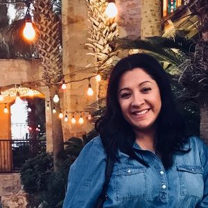 Meet your Posher, Elizabeth